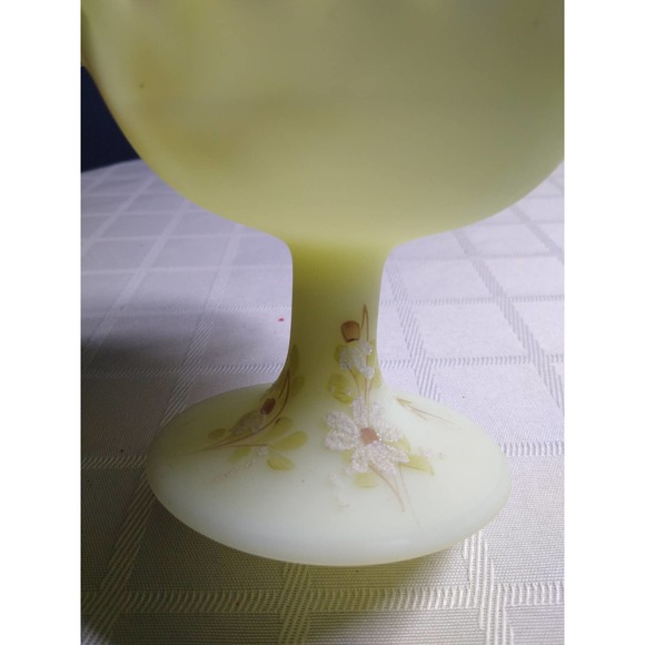 Fenton custard glass flowered compote, hand painted by C. Ash - Picture 7 of 8